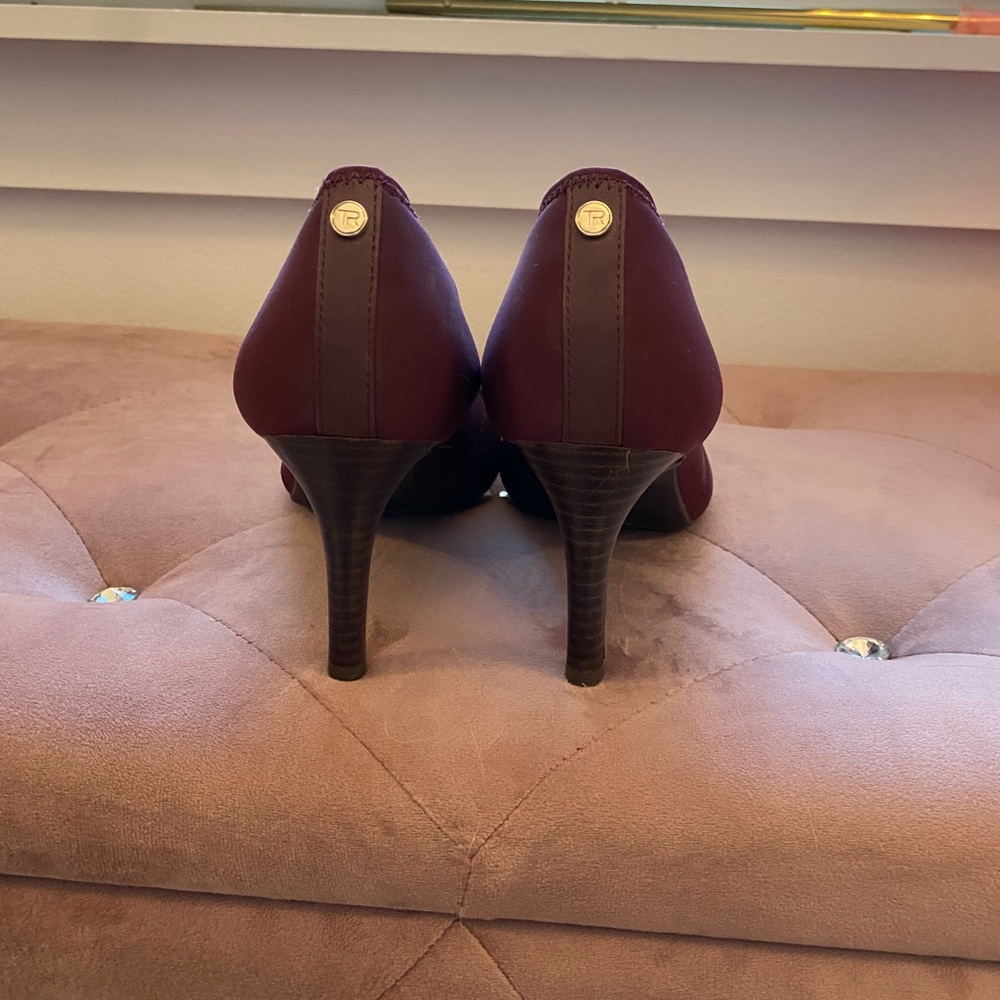 Taryn Rose, nude pumps, size 8.5